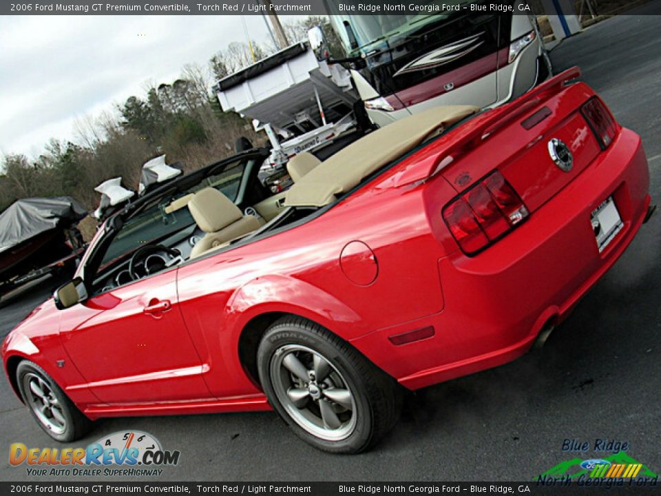 2006 Ford Mustang GT Premium Convertible Torch Red / Light Parchment Photo #26