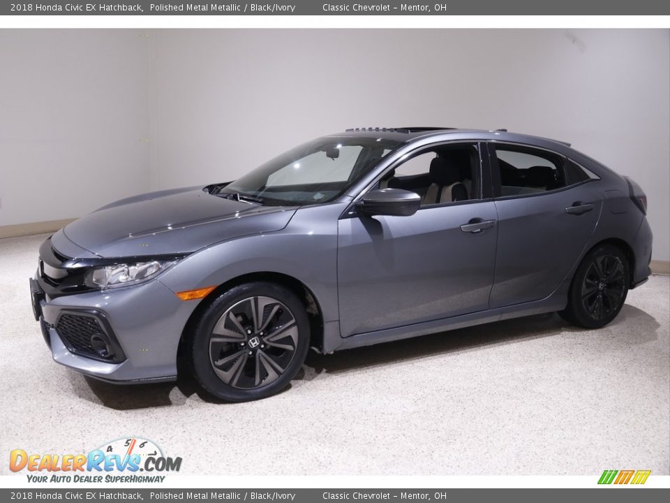Front 3/4 View of 2018 Honda Civic EX Hatchback Photo #3