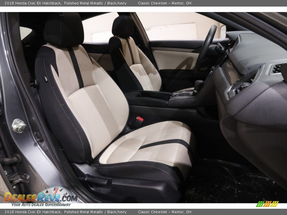 2018 Honda Civic EX Hatchback Polished Metal Metallic / Black/Ivory Photo #15