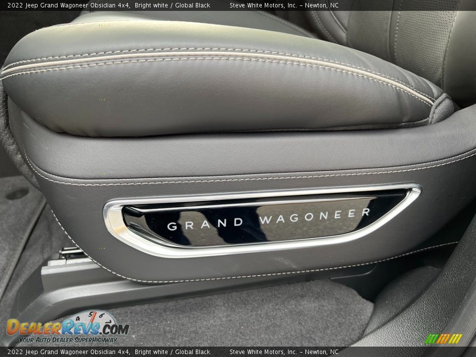 Front Seat of 2022 Jeep Grand Wagoneer Obsidian 4x4 Photo #14