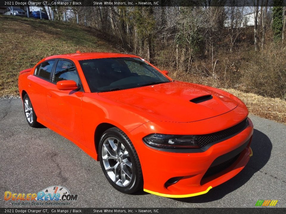 Front 3/4 View of 2021 Dodge Charger GT Photo #4