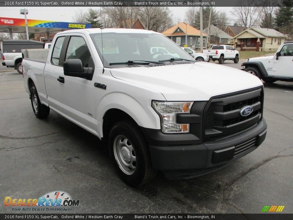 Front 3/4 View of 2016 Ford F150 XL SuperCab Photo #5