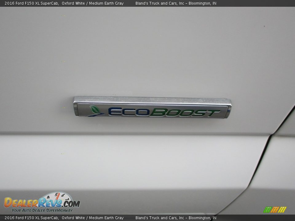 2016 Ford F150 XL SuperCab Oxford White / Medium Earth Gray Photo #24