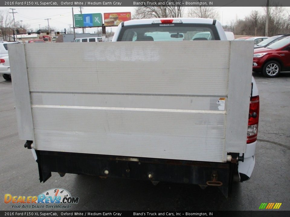 2016 Ford F150 XL SuperCab Oxford White / Medium Earth Gray Photo #26