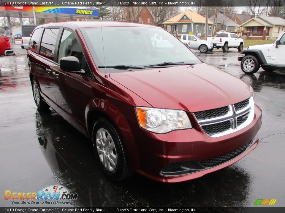 2019 Dodge Grand Caravan SE Octane Red Pearl / Black Photo #5