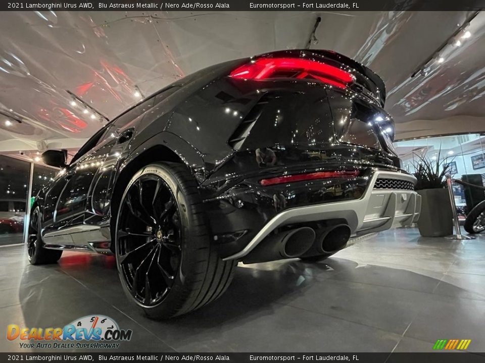 2021 Lamborghini Urus AWD Blu Astraeus Metallic / Nero Ade/Rosso Alala Photo #7