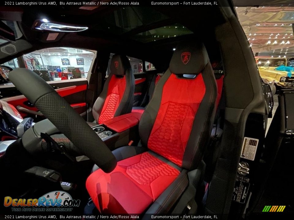 Front Seat of 2021 Lamborghini Urus AWD Photo #8