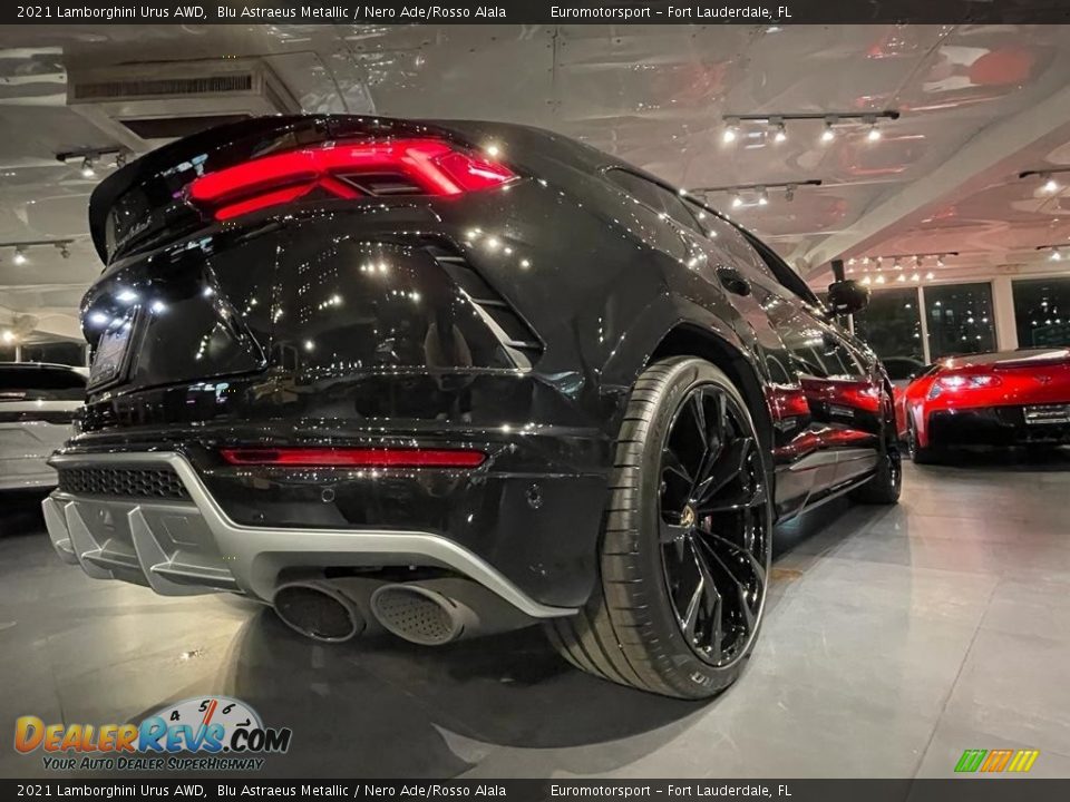 2021 Lamborghini Urus AWD Blu Astraeus Metallic / Nero Ade/Rosso Alala Photo #10