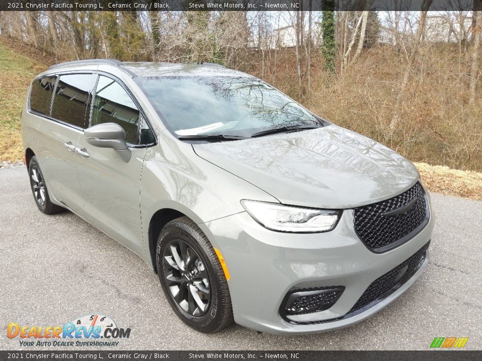 2021 Chrysler Pacifica Touring L Ceramic Gray / Black Photo #4