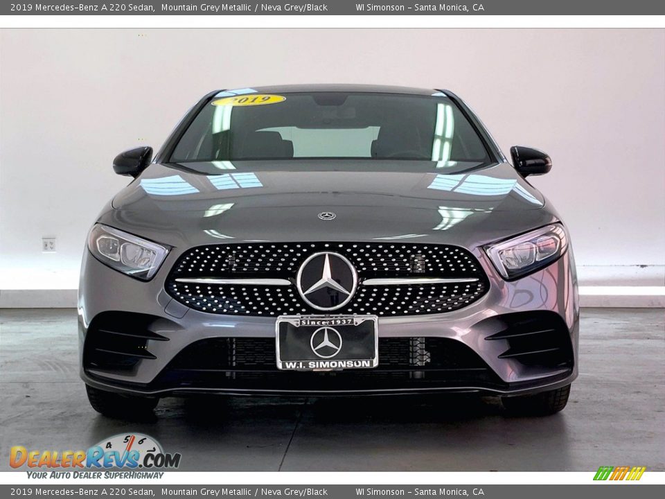 2019 Mercedes-Benz A 220 Sedan Mountain Grey Metallic / Neva Grey/Black Photo #2