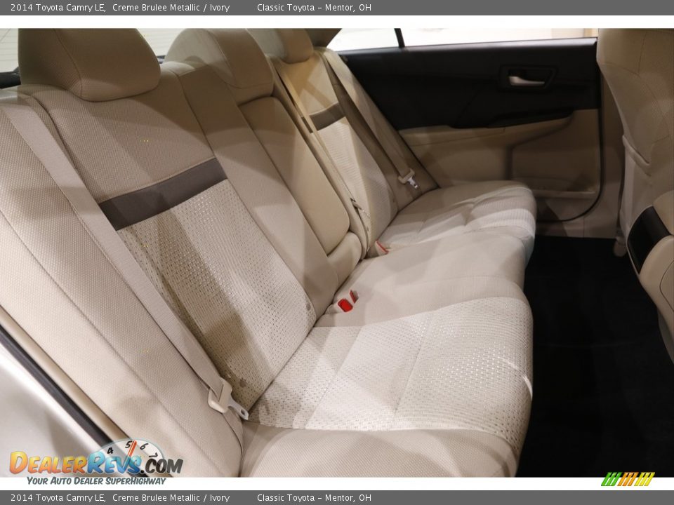 2014 Toyota Camry LE Creme Brulee Metallic / Ivory Photo #15