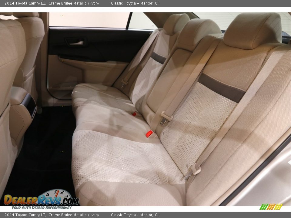 2014 Toyota Camry LE Creme Brulee Metallic / Ivory Photo #16