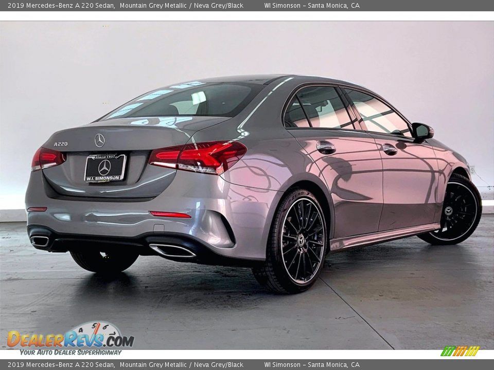 2019 Mercedes-Benz A 220 Sedan Mountain Grey Metallic / Neva Grey/Black Photo #13