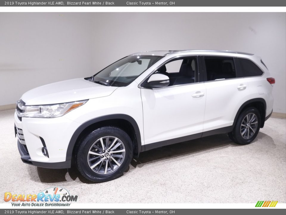 2019 Toyota Highlander XLE AWD Blizzard Pearl White / Black Photo #3