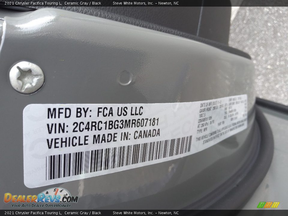 2021 Chrysler Pacifica Touring L Ceramic Gray / Black Photo #34