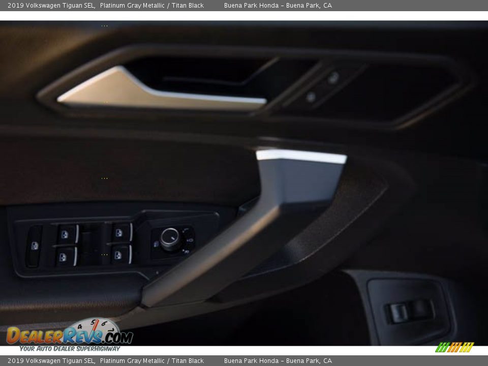 2019 Volkswagen Tiguan SEL Platinum Gray Metallic / Titan Black Photo #33