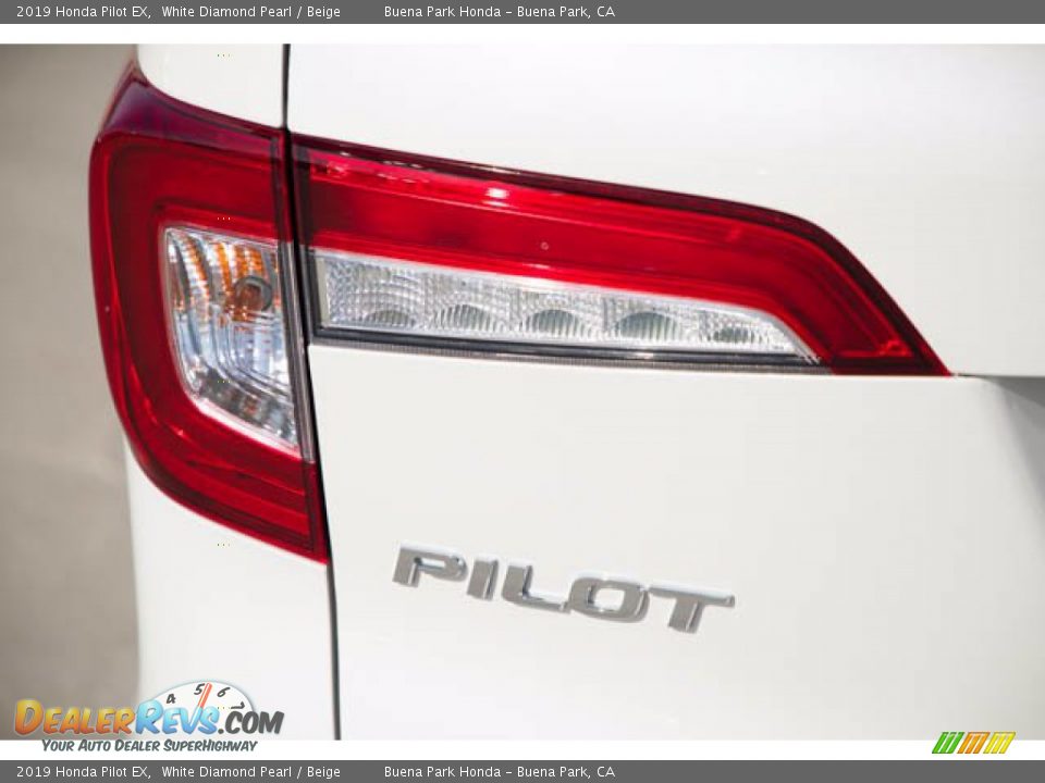 2019 Honda Pilot EX White Diamond Pearl / Beige Photo #10