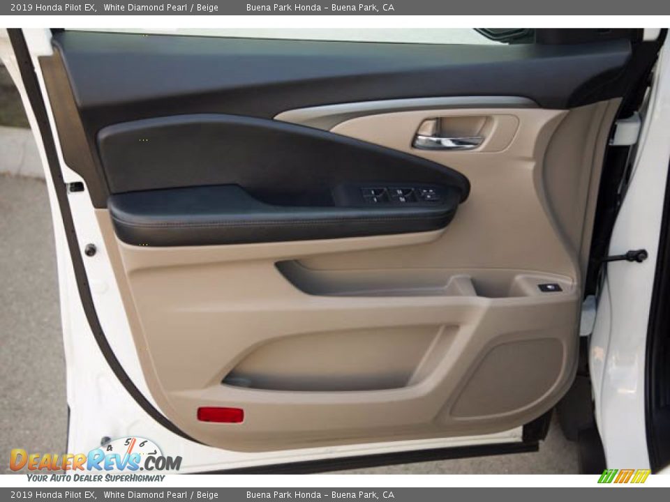 2019 Honda Pilot EX White Diamond Pearl / Beige Photo #31