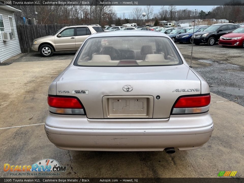 1995 Toyota Avalon XLS Cashmere Beige Metallic / Black Photo #5