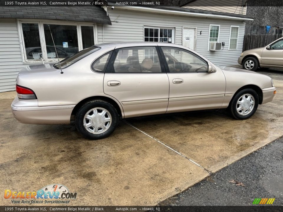 Cashmere Beige Metallic 1995 Toyota Avalon XLS Photo #8