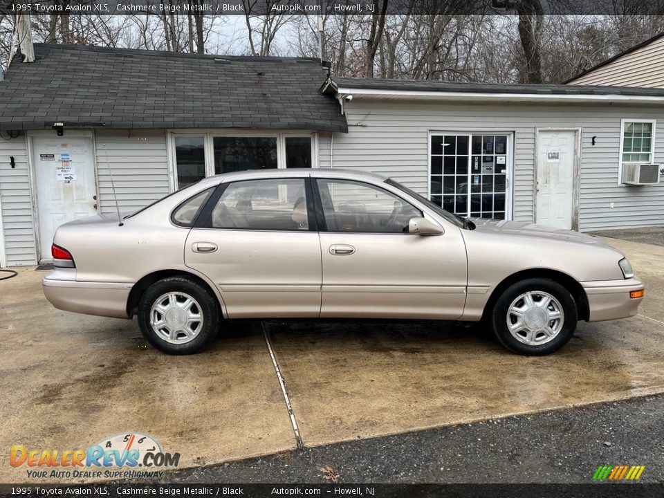 Cashmere Beige Metallic 1995 Toyota Avalon XLS Photo #9