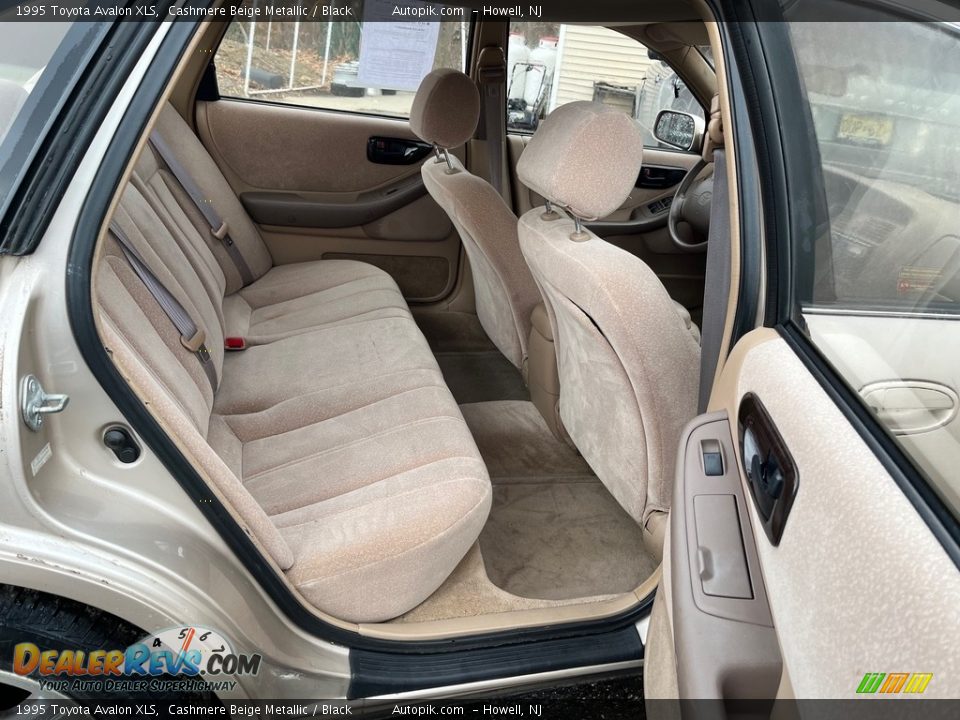 Rear Seat of 1995 Toyota Avalon XLS Photo #15