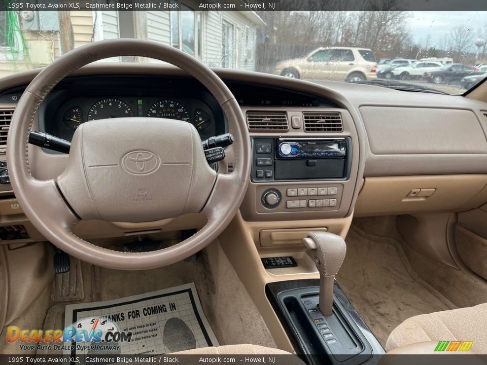 Dashboard of 1995 Toyota Avalon XLS Photo #17