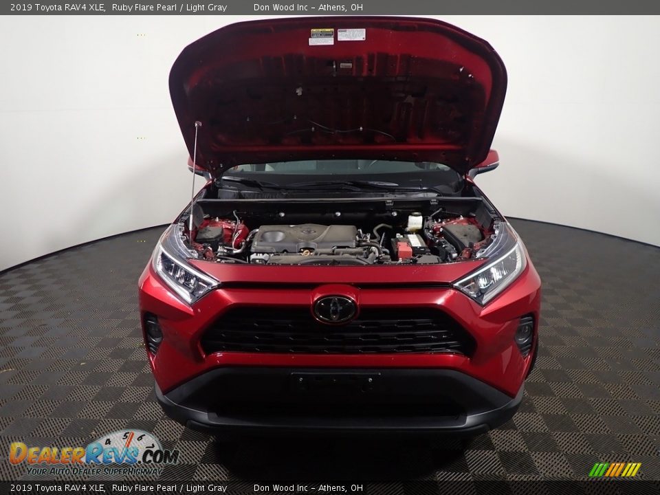 2019 Toyota RAV4 XLE Ruby Flare Pearl / Light Gray Photo #8