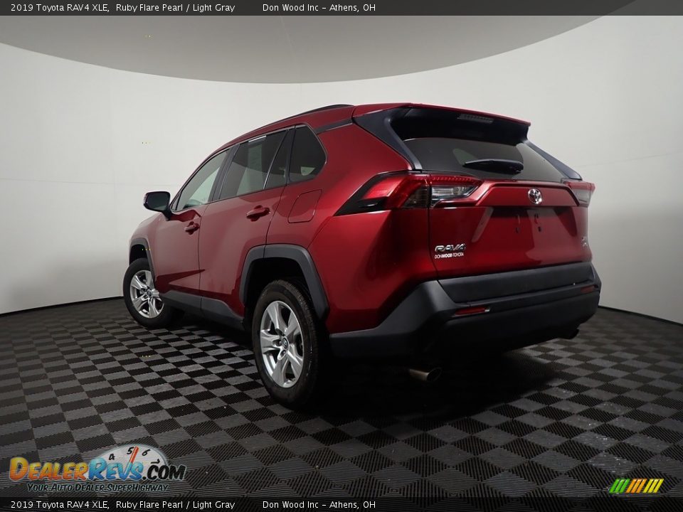 2019 Toyota RAV4 XLE Ruby Flare Pearl / Light Gray Photo #13