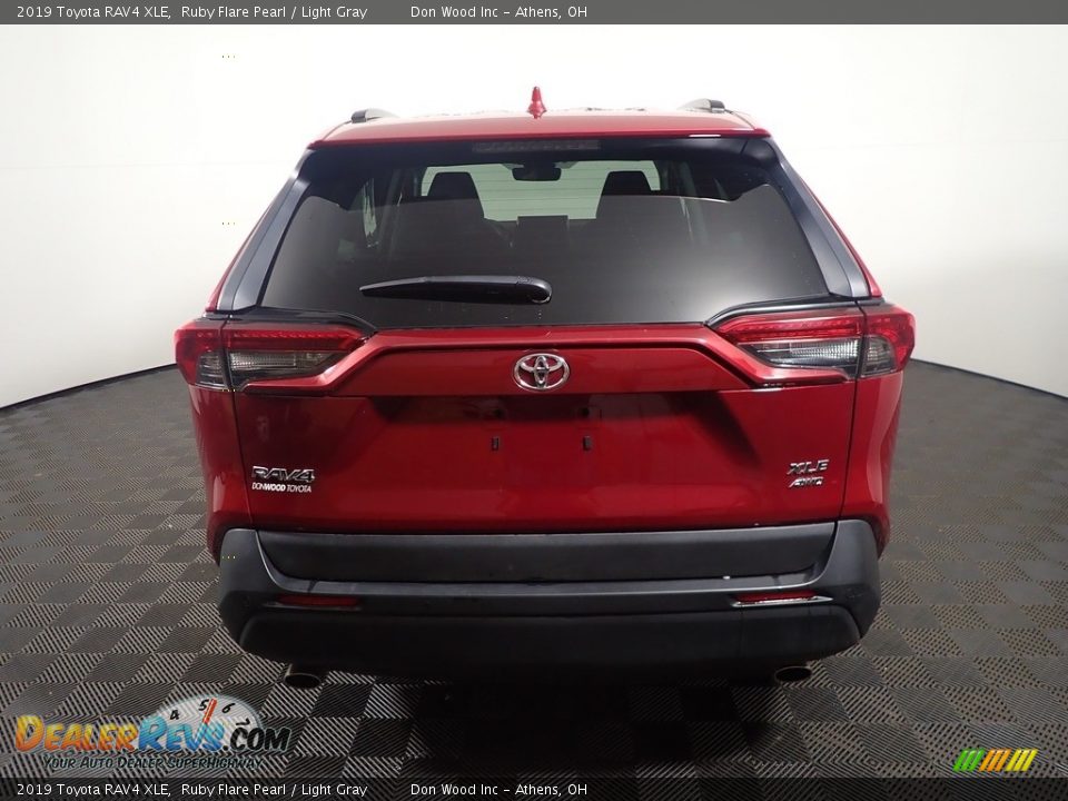 2019 Toyota RAV4 XLE Ruby Flare Pearl / Light Gray Photo #15
