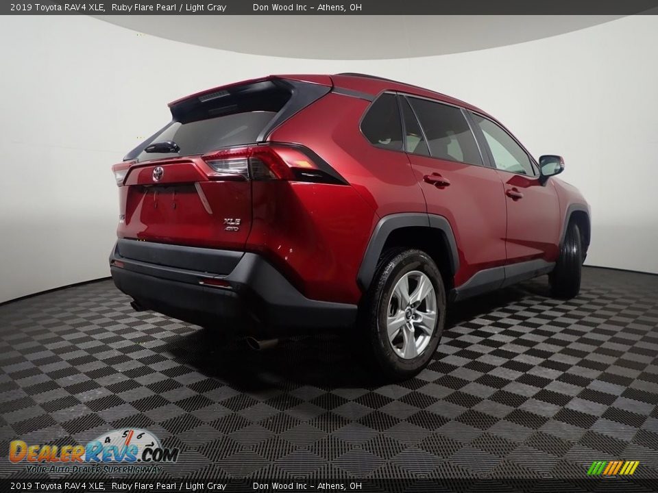 2019 Toyota RAV4 XLE Ruby Flare Pearl / Light Gray Photo #19