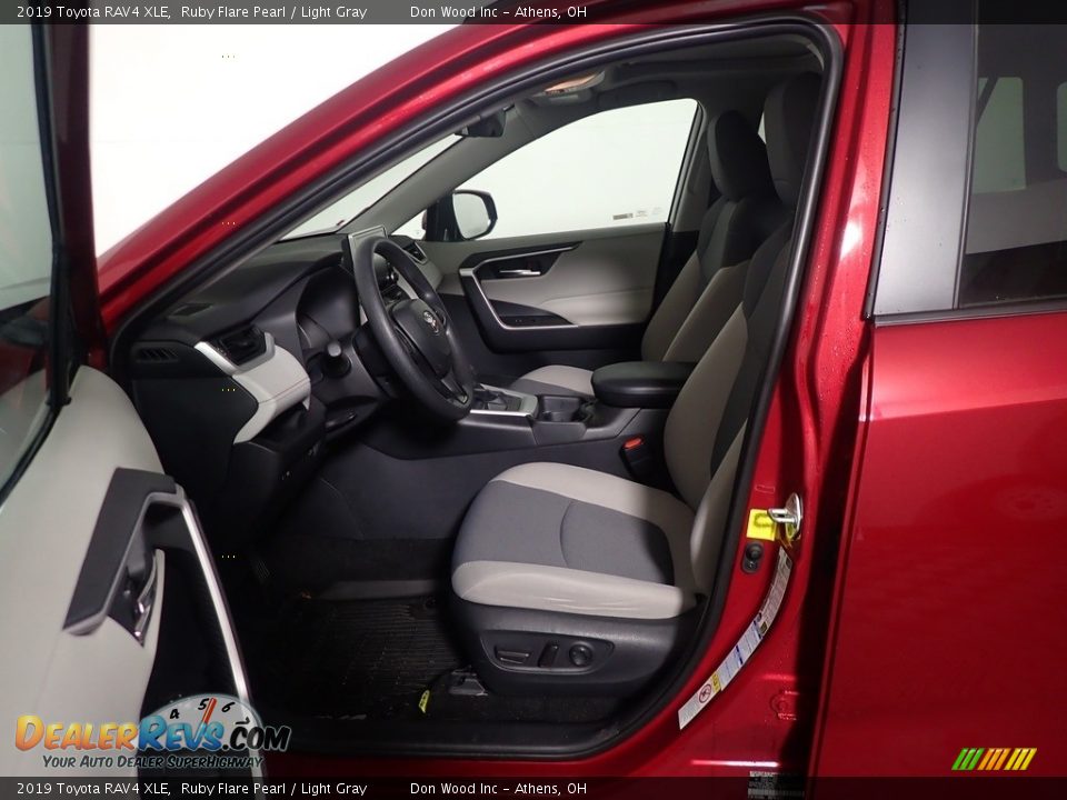 2019 Toyota RAV4 XLE Ruby Flare Pearl / Light Gray Photo #25