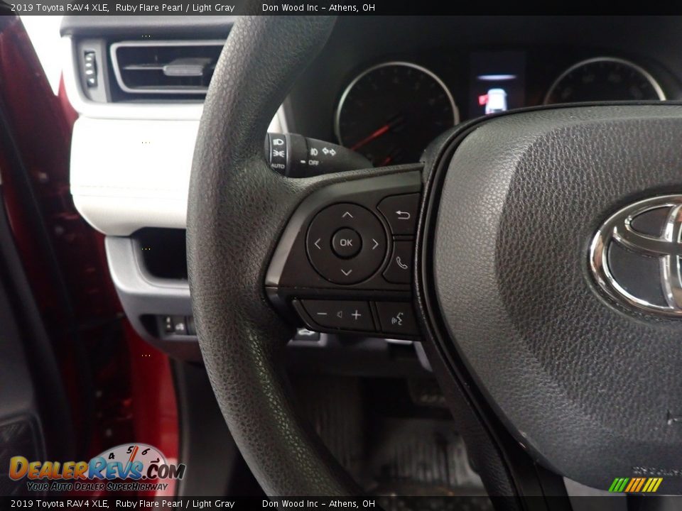 2019 Toyota RAV4 XLE Ruby Flare Pearl / Light Gray Photo #32