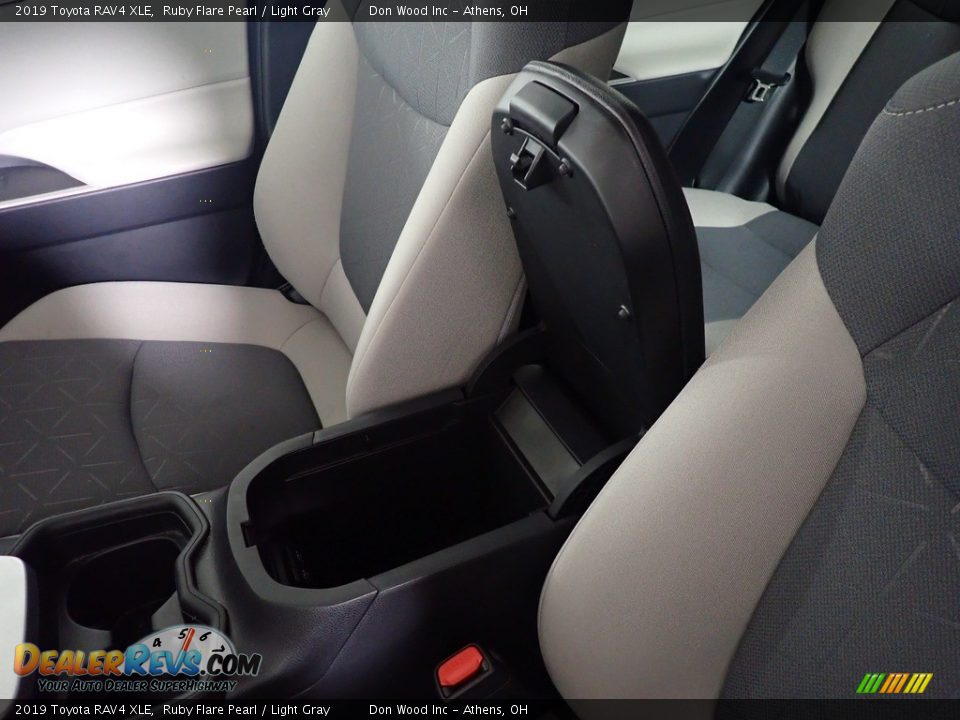 2019 Toyota RAV4 XLE Ruby Flare Pearl / Light Gray Photo #36