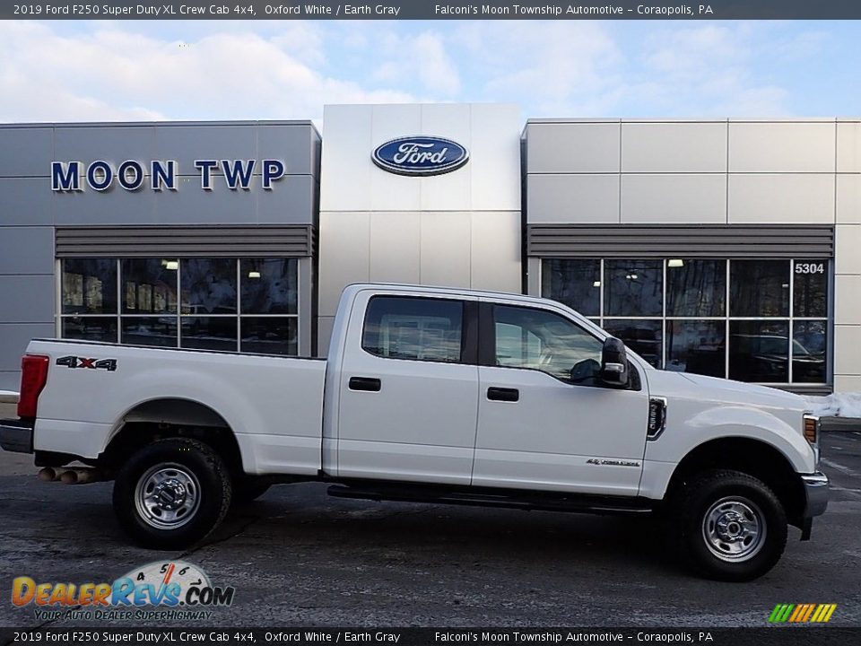 2019 Ford F250 Super Duty XL Crew Cab 4x4 Oxford White / Earth Gray Photo #1