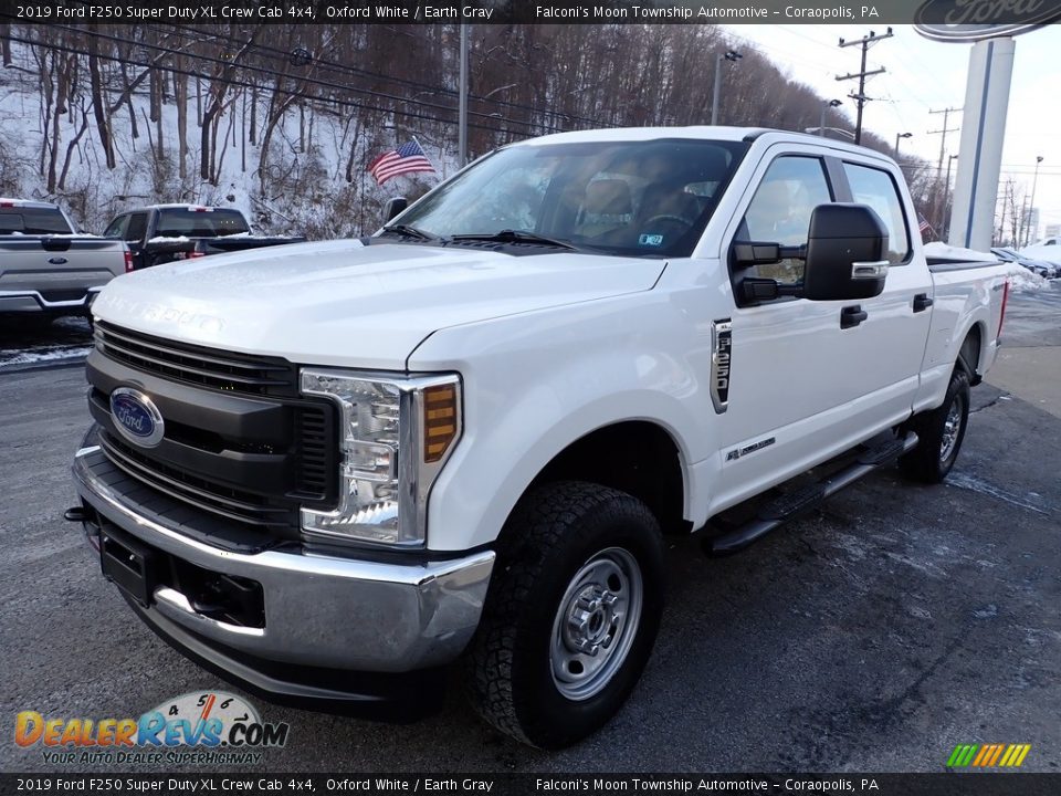 2019 Ford F250 Super Duty XL Crew Cab 4x4 Oxford White / Earth Gray Photo #6