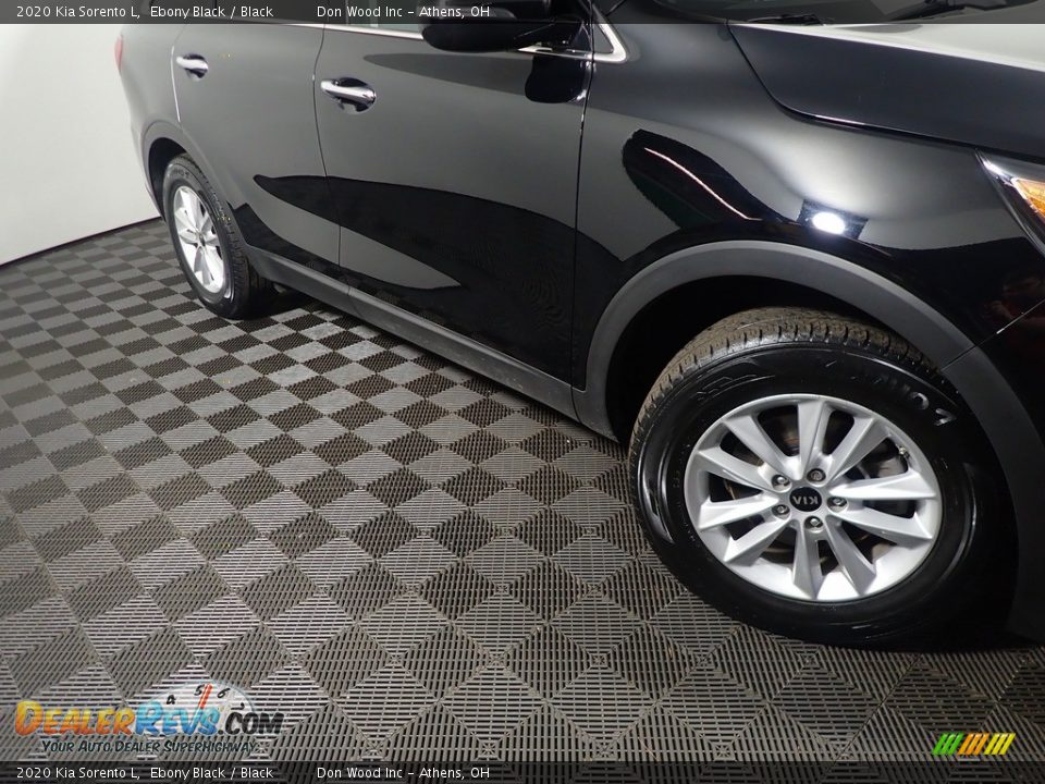 2020 Kia Sorento L Ebony Black / Black Photo #4