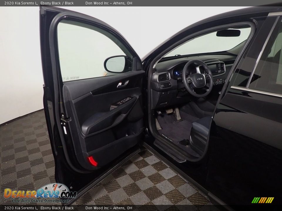 2020 Kia Sorento L Ebony Black / Black Photo #20