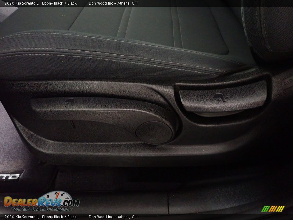 2020 Kia Sorento L Ebony Black / Black Photo #23