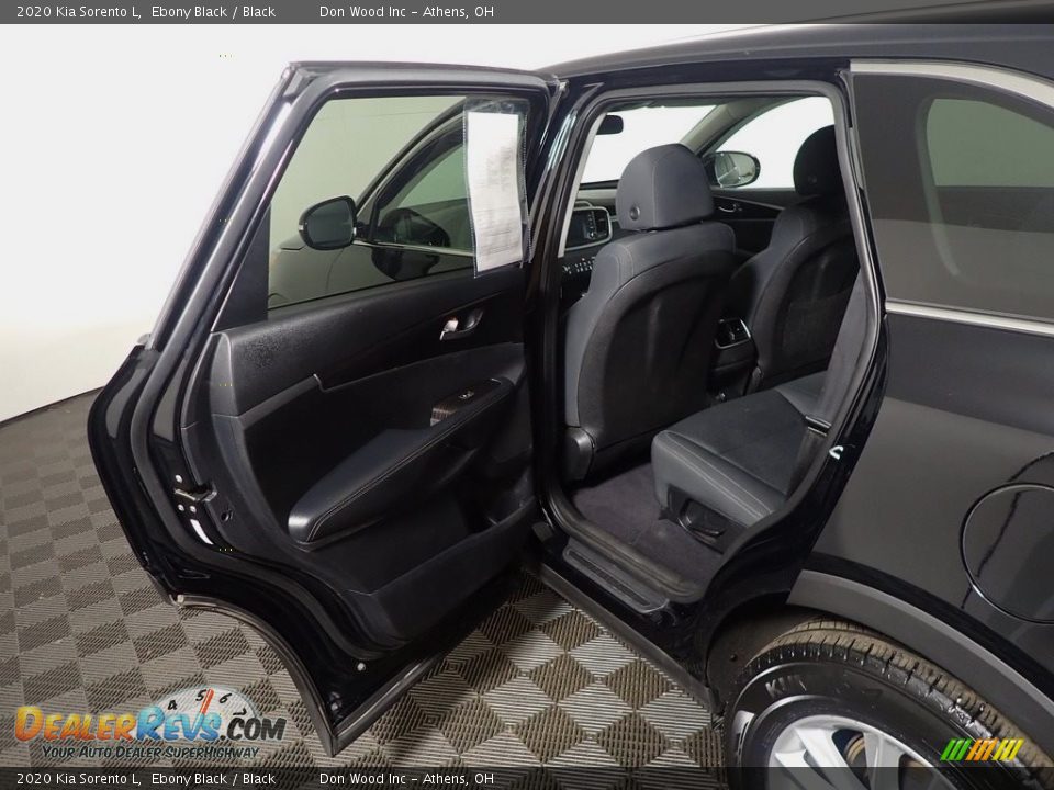 2020 Kia Sorento L Ebony Black / Black Photo #34