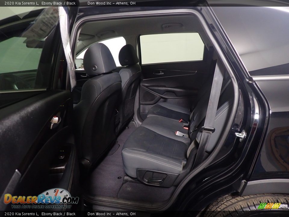 2020 Kia Sorento L Ebony Black / Black Photo #35