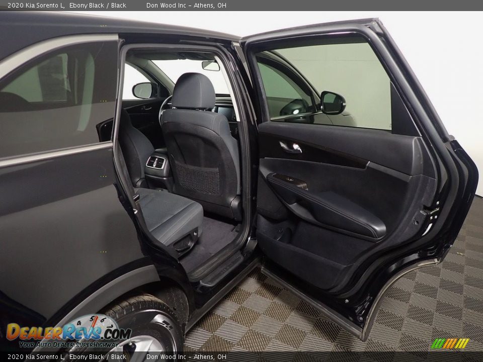 2020 Kia Sorento L Ebony Black / Black Photo #36