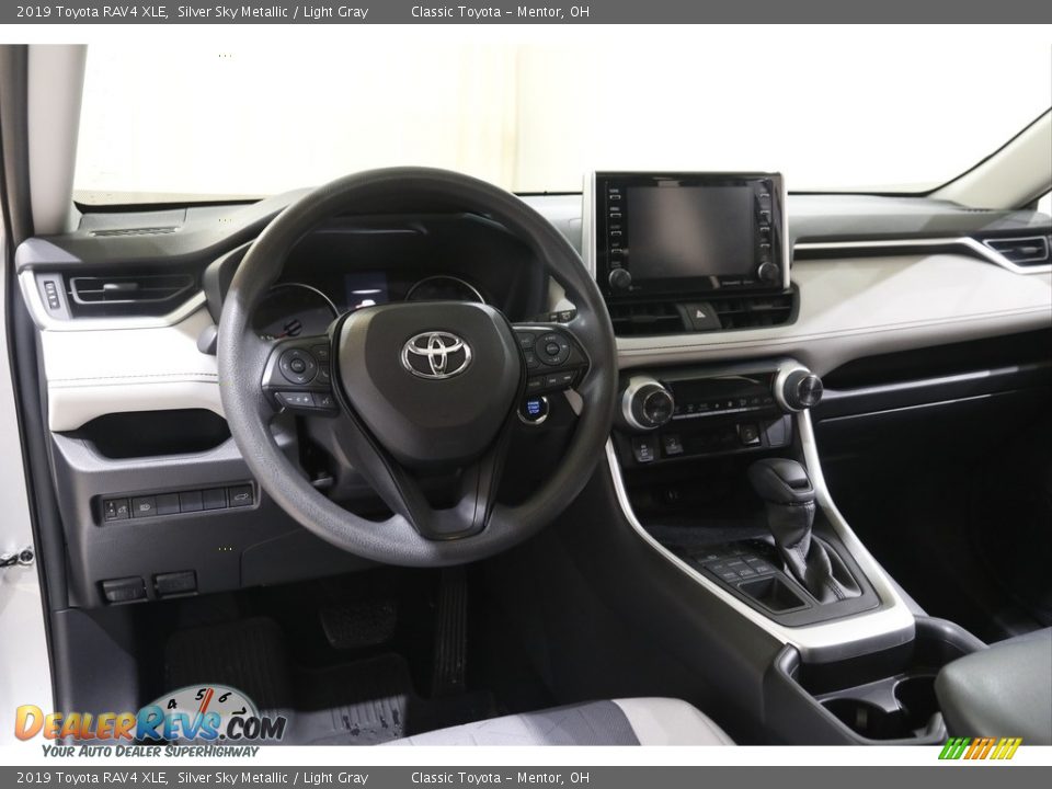 2019 Toyota RAV4 XLE Silver Sky Metallic / Light Gray Photo #6