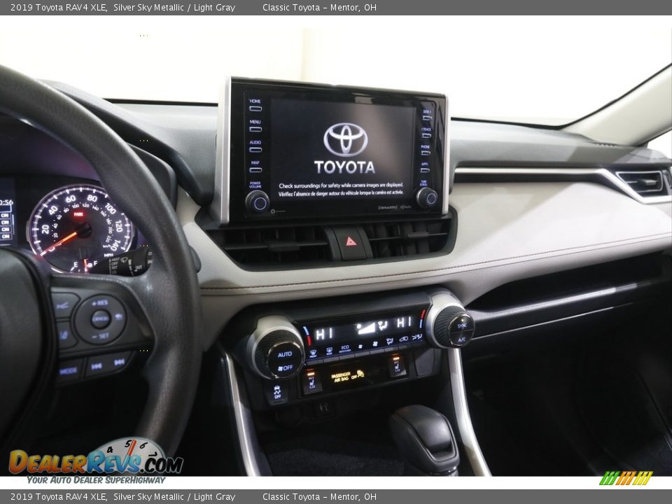 2019 Toyota RAV4 XLE Silver Sky Metallic / Light Gray Photo #9