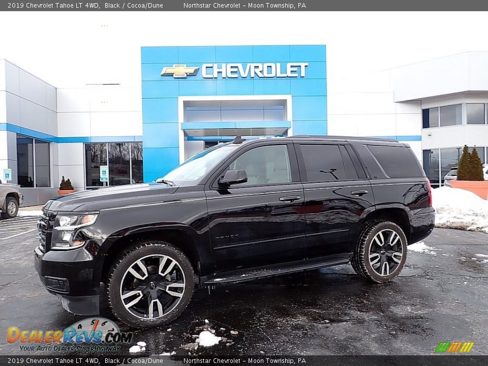 Front 3/4 View of 2019 Chevrolet Tahoe LT 4WD Photo #1