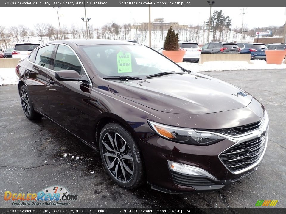 Front 3/4 View of 2020 Chevrolet Malibu RS Photo #11