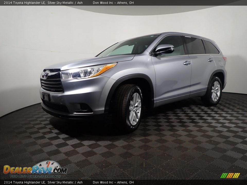 2014 Toyota Highlander LE Silver Sky Metallic / Ash Photo #8