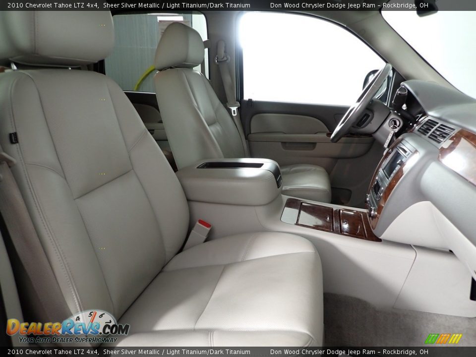 2010 Chevrolet Tahoe LTZ 4x4 Sheer Silver Metallic / Light Titanium/Dark Titanium Photo #34