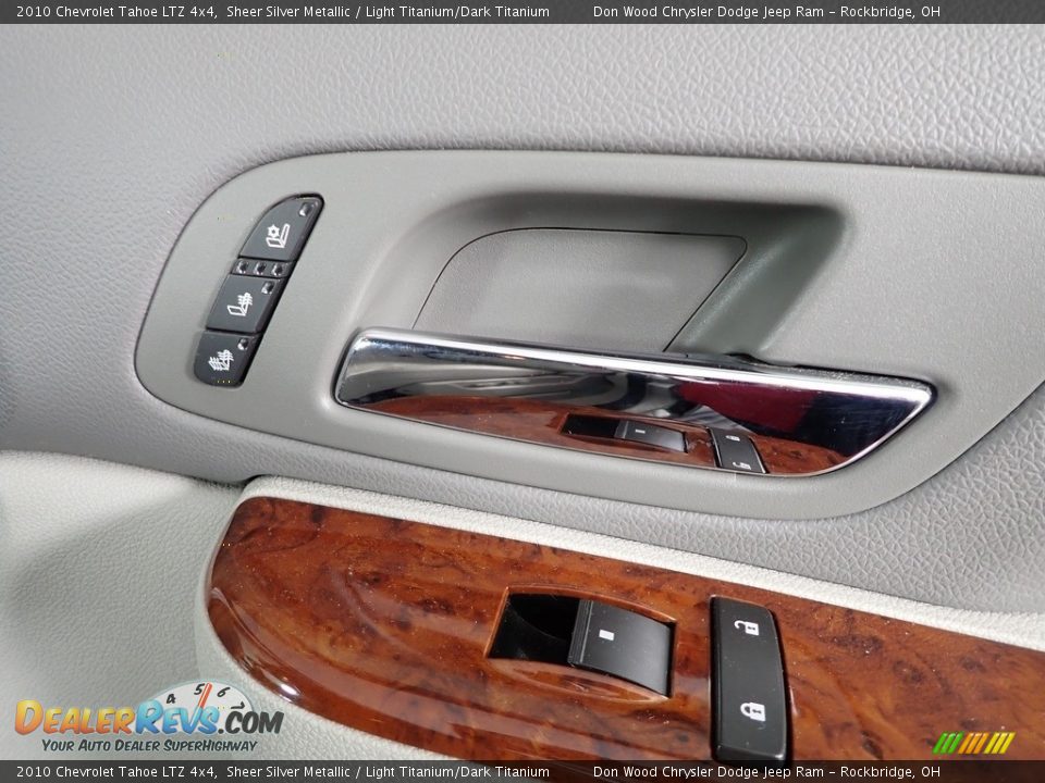 2010 Chevrolet Tahoe LTZ 4x4 Sheer Silver Metallic / Light Titanium/Dark Titanium Photo #36