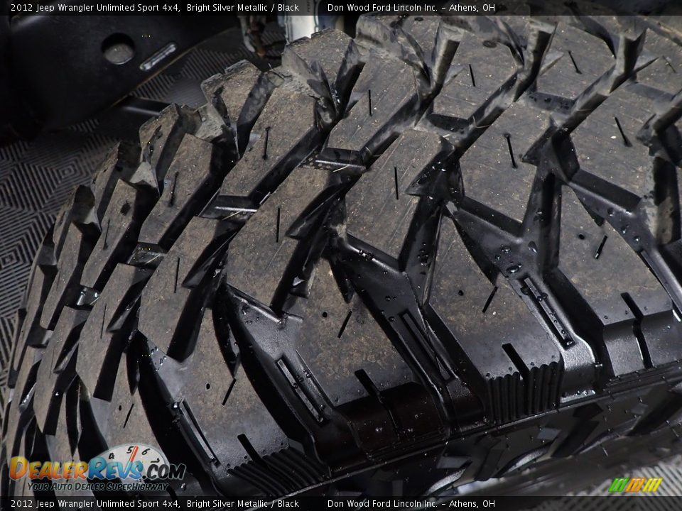 2012 Jeep Wrangler Unlimited Sport 4x4 Bright Silver Metallic / Black Photo #17